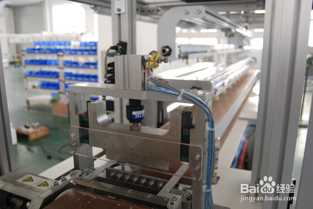 全自动太阳能电池片串焊排版一体机工艺流程图