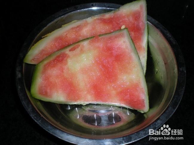 吃剩的西瓜皮也可以变身美味——凉拌西瓜皮