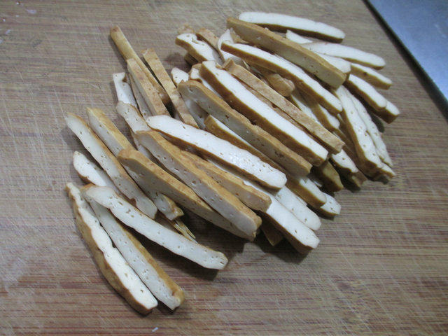 榨菜丝冬笋炒香干的做法,味道好极了!