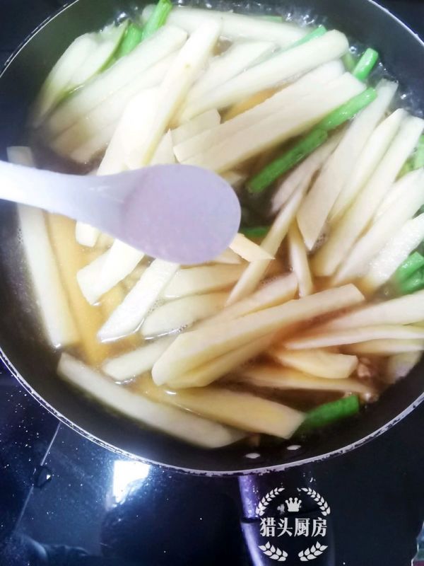 家常豆角炒土豆