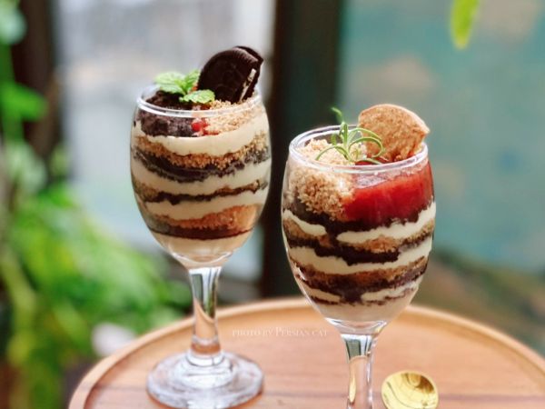 草莓酱奶酪三色木糠杯