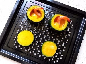 鹌鹑蛋鲜虾贝贝小南瓜盅
