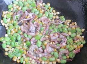 酱汁鱿鱼炒乌冬