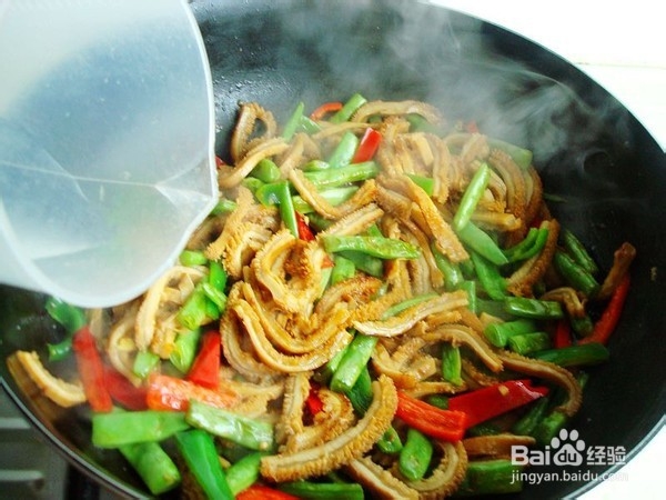 豆角炒牛肚怎么做？