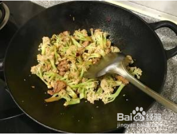 怎样做出美味的干锅花菜？