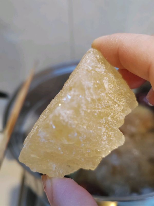 银耳炖雪梨甜汤