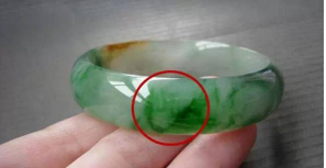 好的翡翠手镯要满足哪些条件