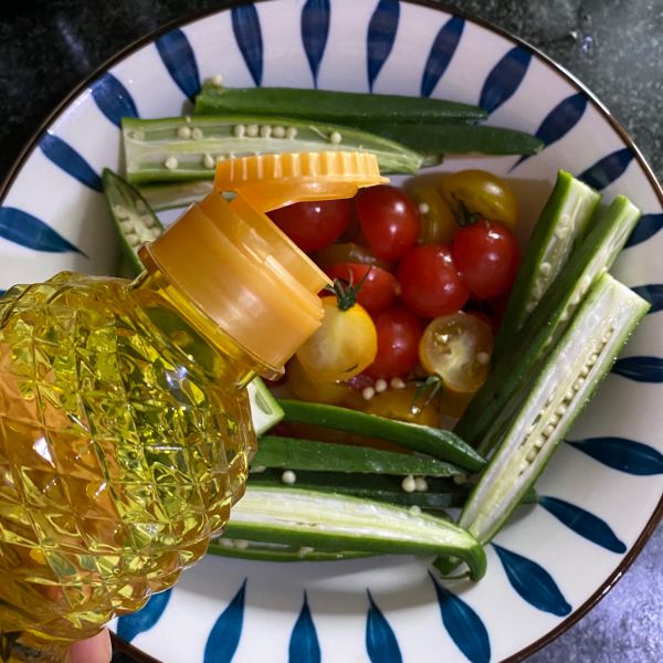 青花椒盐风味三文鱼蔬菜沙拉空气炸