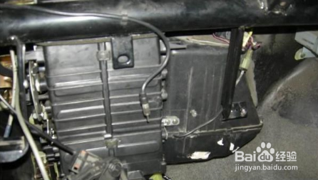 五菱之光暖风水箱如何进行拆卸？