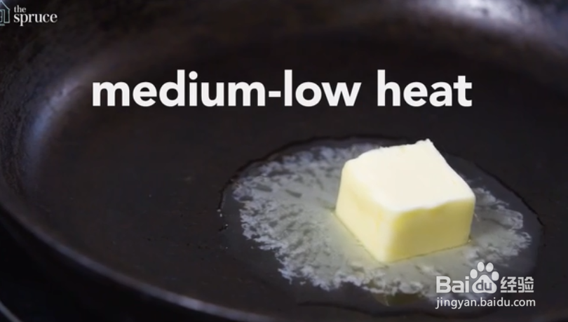 在酥皮点心上做炒鸡蛋