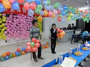 圣诞节怎样装饰教室