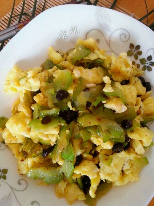 豆豉苦瓜炒鸡蛋