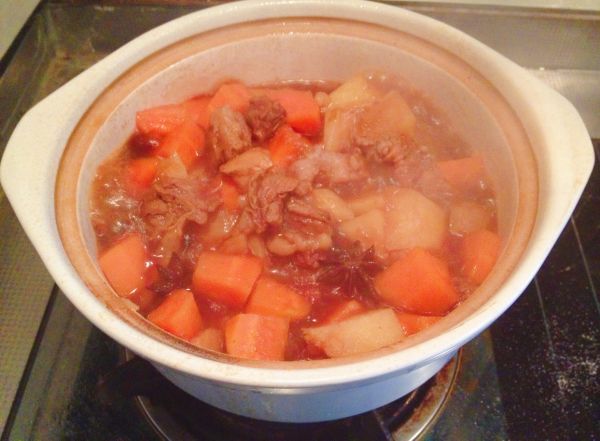 土豆胡萝卜炖牛腩