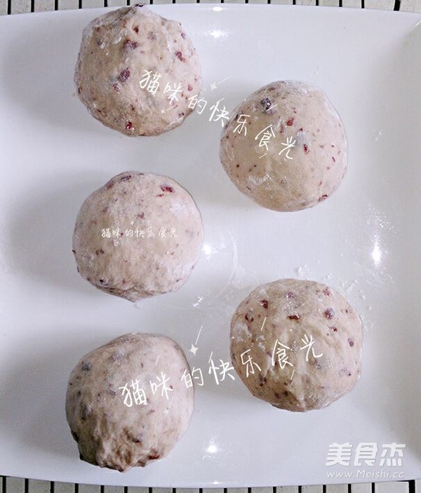 蔓越莓花环面包