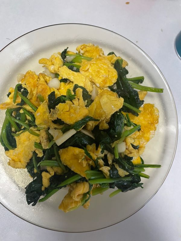 家常菠菜炒鸡蛋