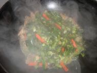 雪菜青椒炒鸡块的做法