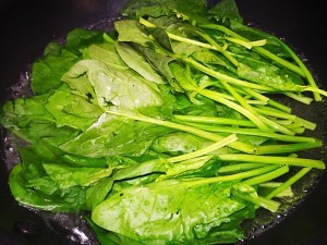 食补佳品飘香的凉拌菠菜的做法