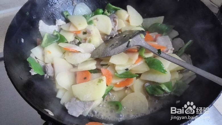 腊肉炒土豆片