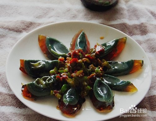 下饭菜青椒拌皮蛋