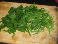 韭菜炒面筋的做法