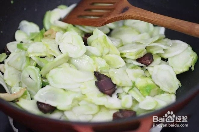 如何制作腊肉炒儿菜
