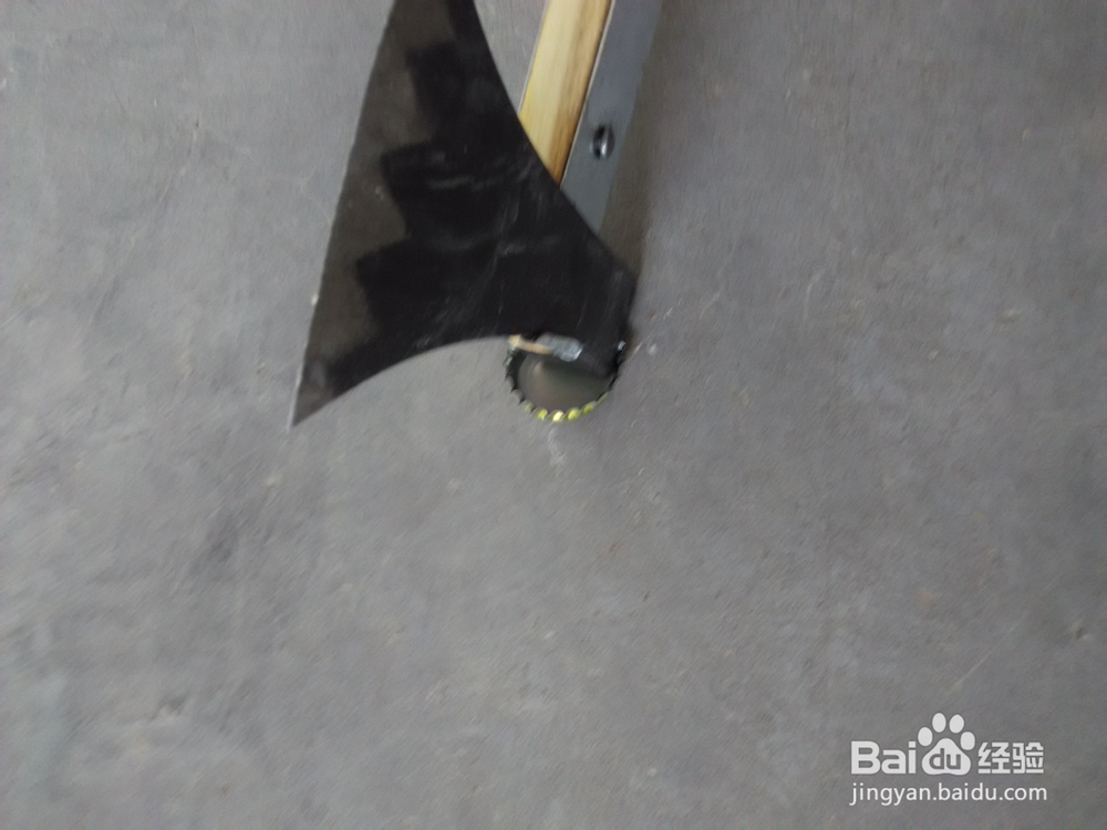 如何用啤酒瓶盖制作小玩具