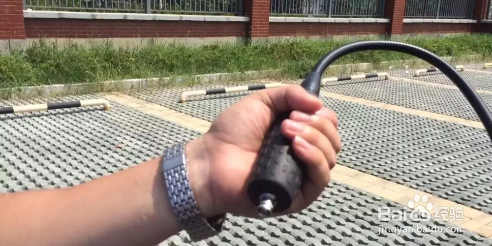 SDT超声波检测仪检测汽车NVH性能和整车气密性