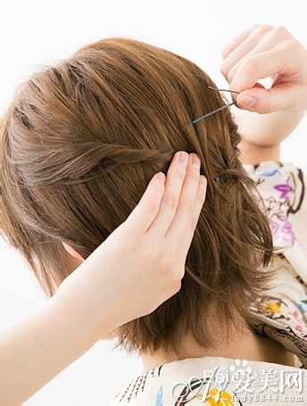 短发的的斜刘海怎么弄好看