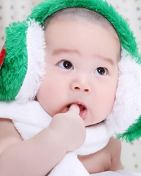 新生儿要怎么预防斜视?