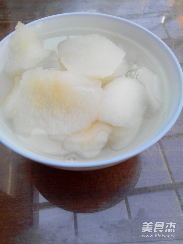 冰糖炖雪梨的做法