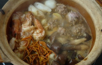 肉丸海鲜杂菜煲