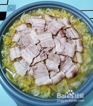 营养美食制作酸菜炖汆白肉