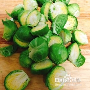 食补养生蚝油培根孢子甘蓝的做法
