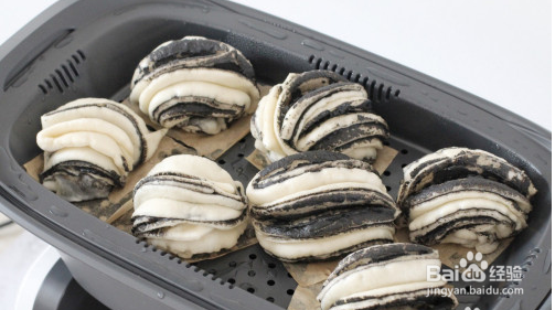 黑芝麻酱花卷的做法