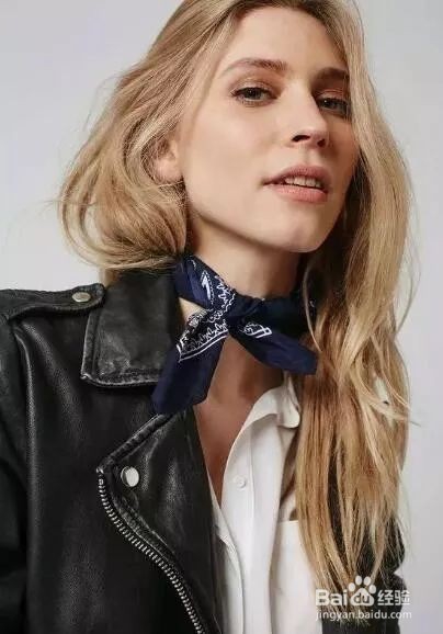 如何利用丝巾玩转整个秋季