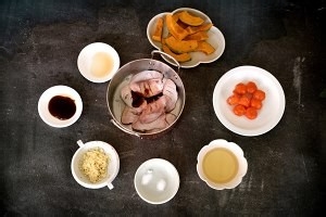 南瓜蛋黄焗鸡翅的做法