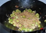 耗油鸡丝炒米粉