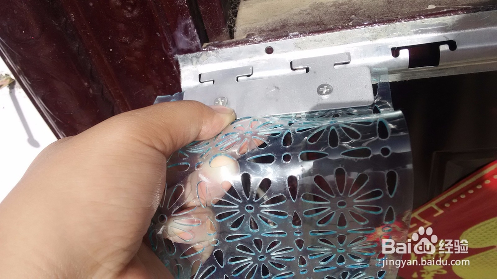怎么在铝合金门上装软门帘