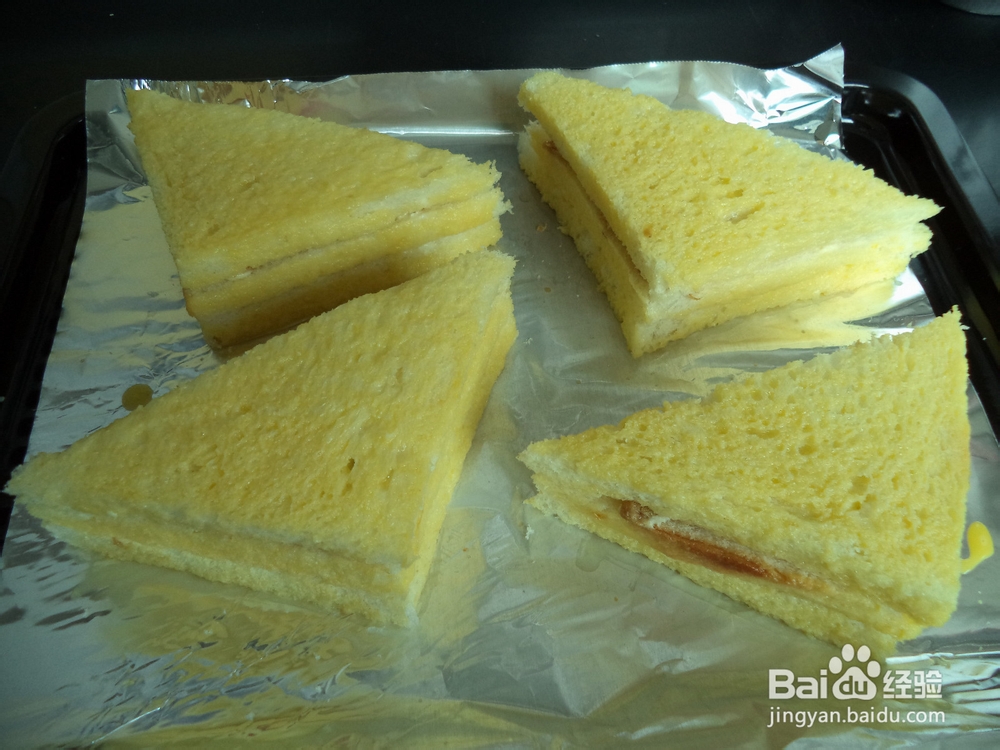 烤肉松三明治怎么做