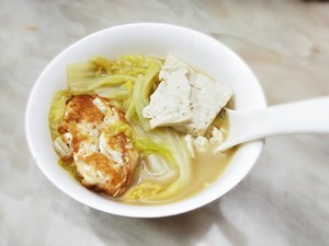 娃娃菜豆腐煲的做法