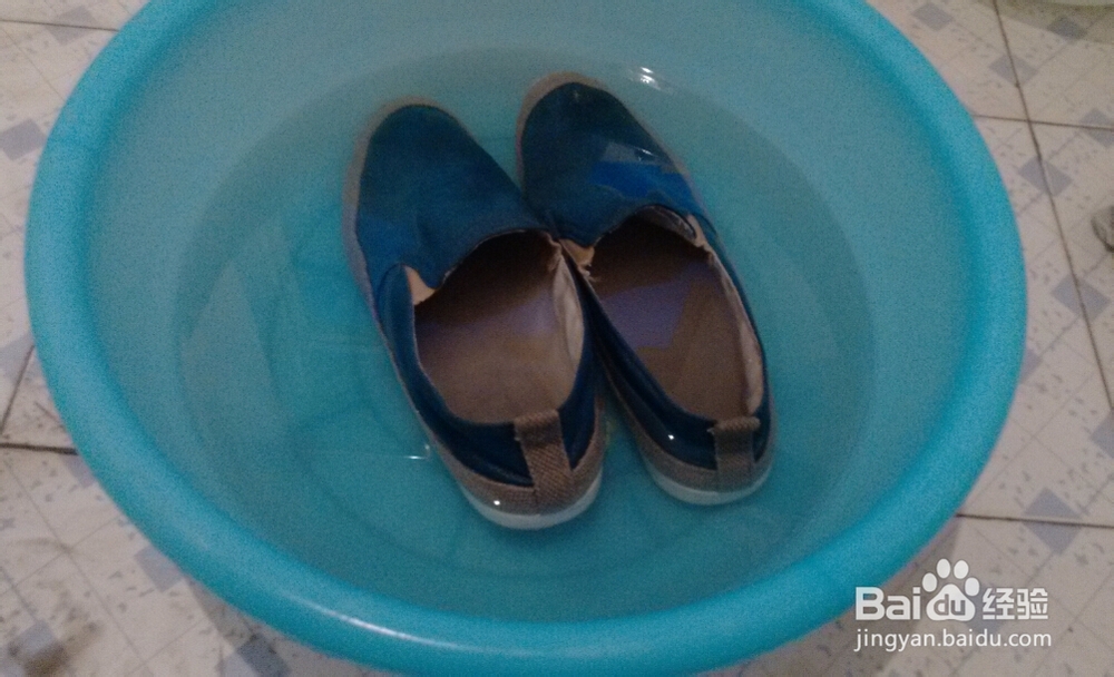 简单几招教你洗刷刷脏鞋,省时省力!