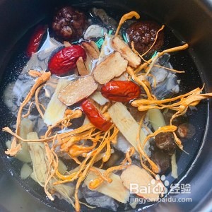 甜甜_香菇乌鸡汤