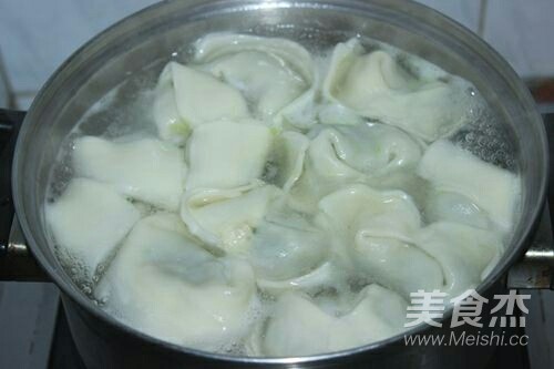荠菜肉馄饨的做法