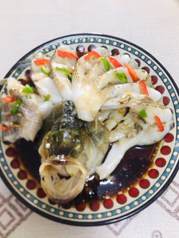 孔雀开屏清蒸鲈鱼