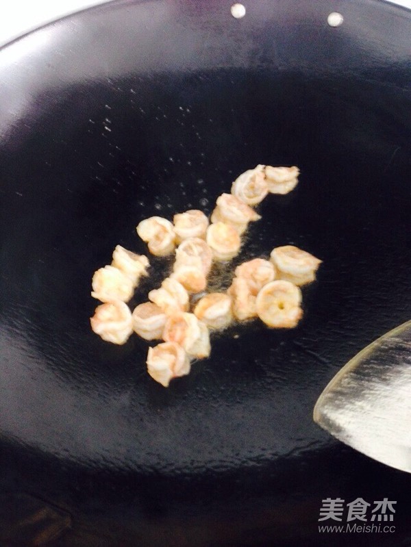 菠萝炒虾仁的做法