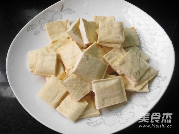 豆干炒腊肉的做法