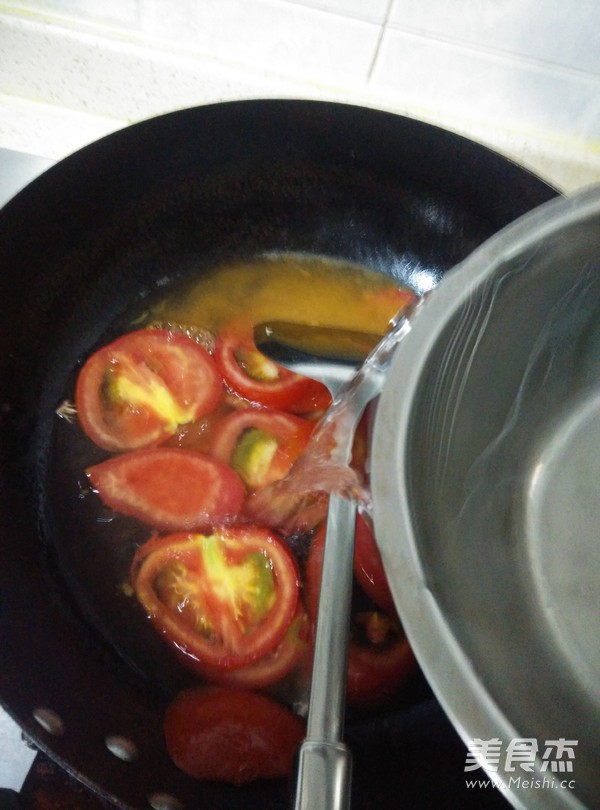 蕃茄鸡蛋面的做法