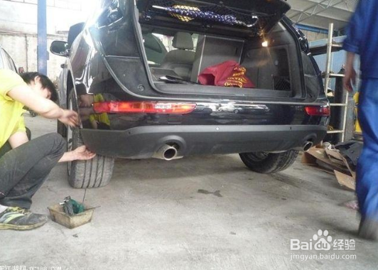 保险杠松动怎么办