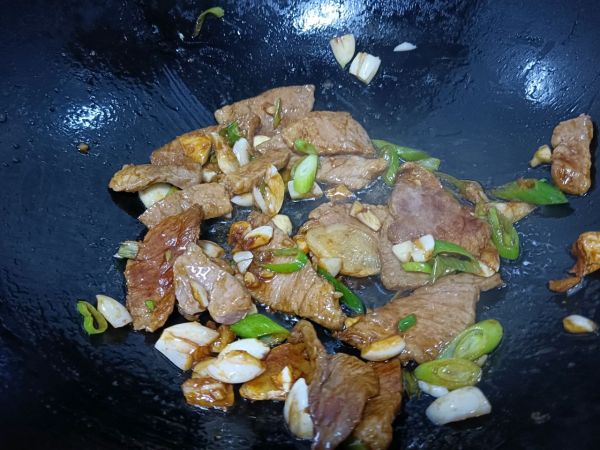 茄子肉片炒青椒