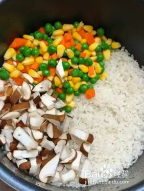 如何自制懒人版排骨焖饭？